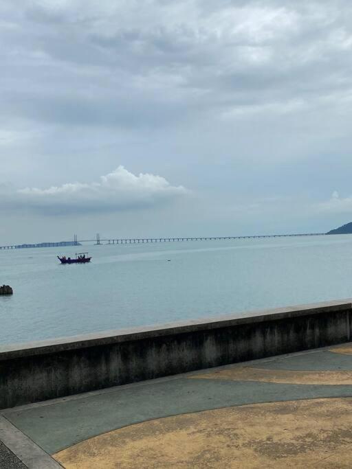 Maritime Suite Duplex Penang- Pemandangan Laut George Town Dış mekan fotoğraf