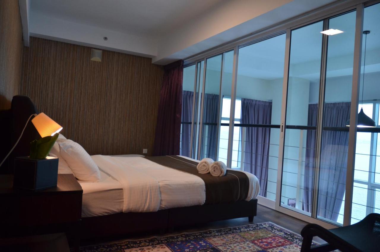 Maritime Suite Duplex Penang- Pemandangan Laut George Town Dış mekan fotoğraf